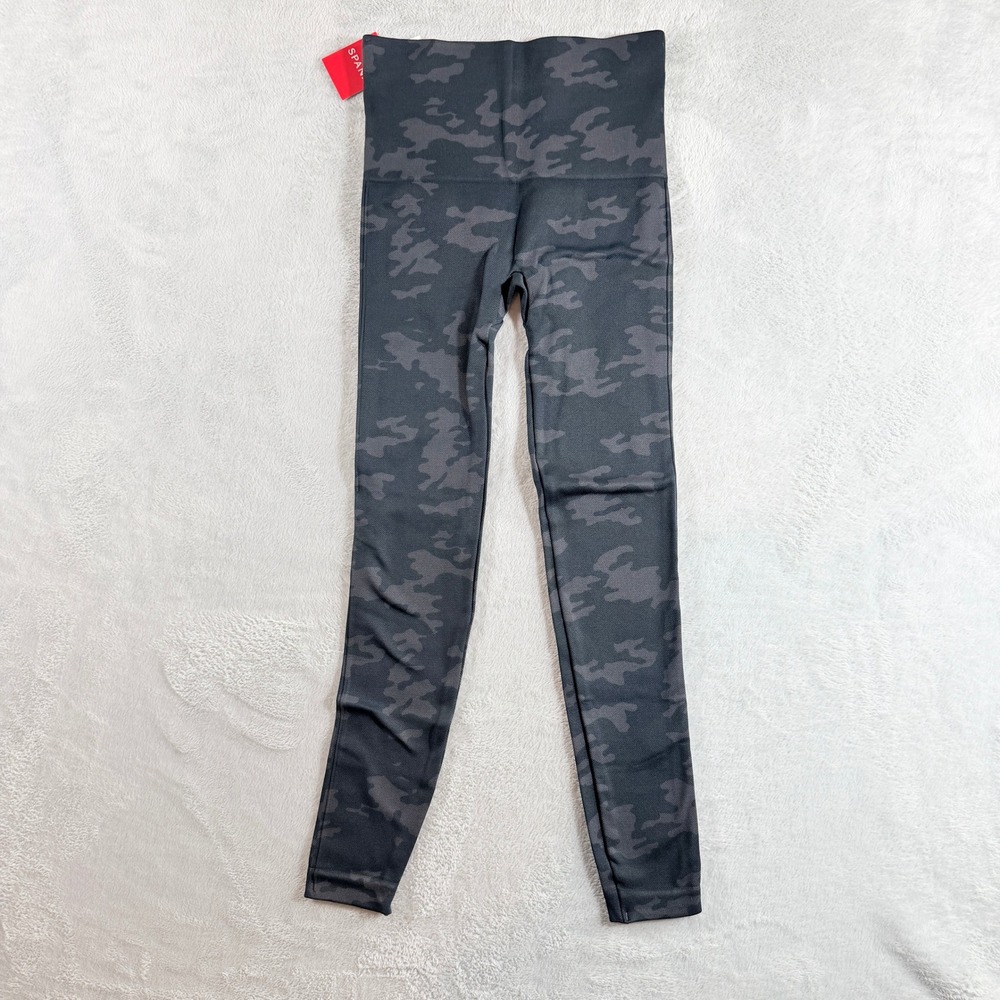 SPANX Look‎ At Me Now Seamless Leggings Black Camo FL3515 Women's Size Small NWT